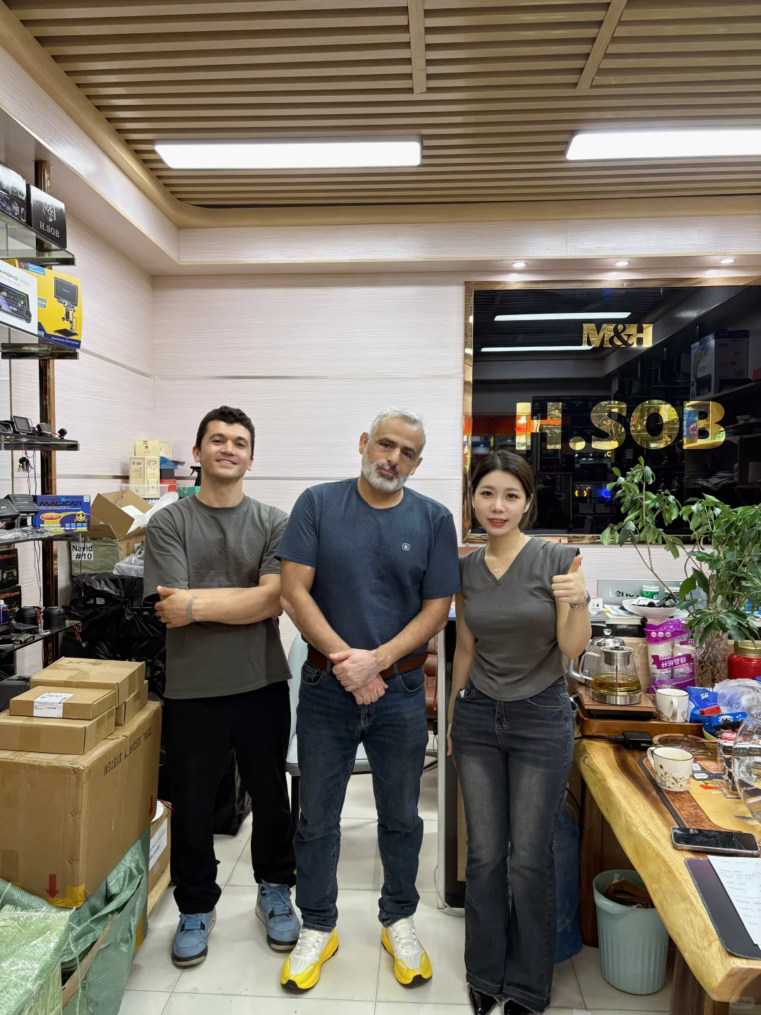 我的广州外国客户们需要招会点英语的员工