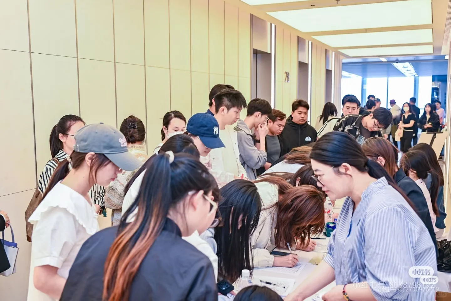 打卡华贸人才猎聘会