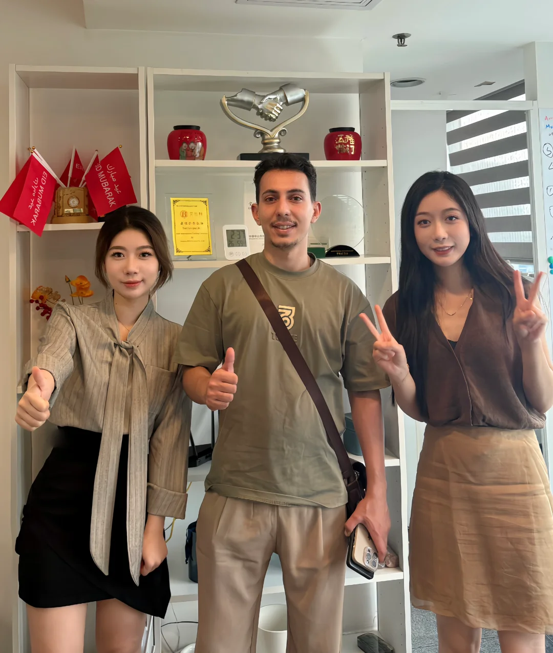 我的广州外国客户们需要招会点英语的员工