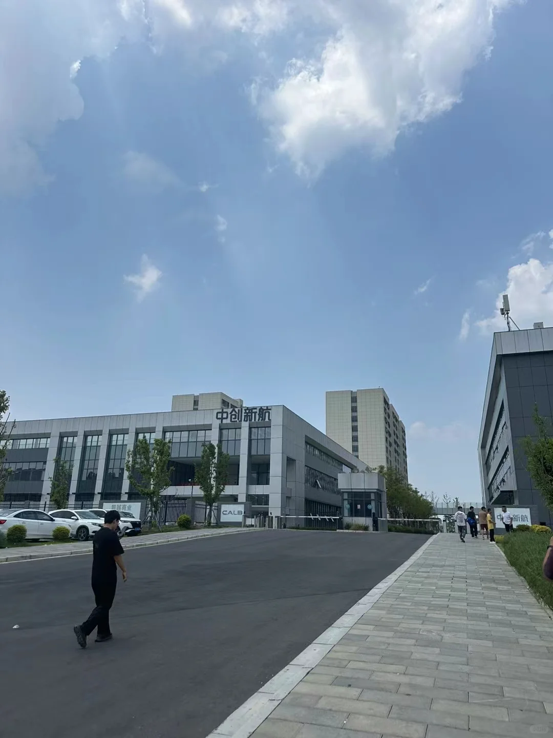 正规国企大厂，一个月7000，知足啦