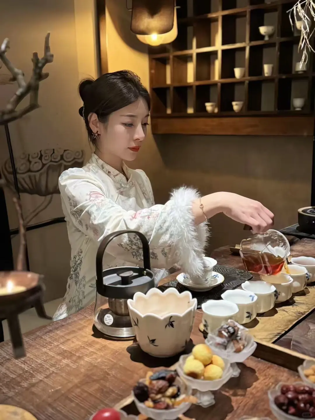 茶艺高薪工作，想要了解的可以进来问我。