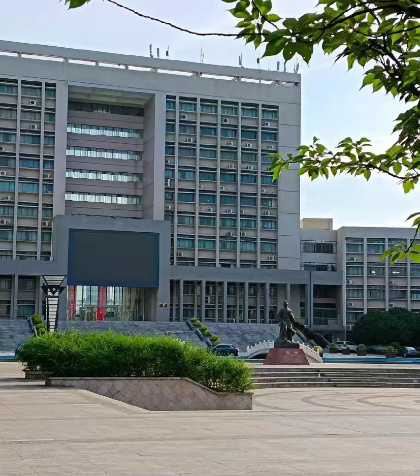 湖北城市建设职业技术学院招33人，硕士冲