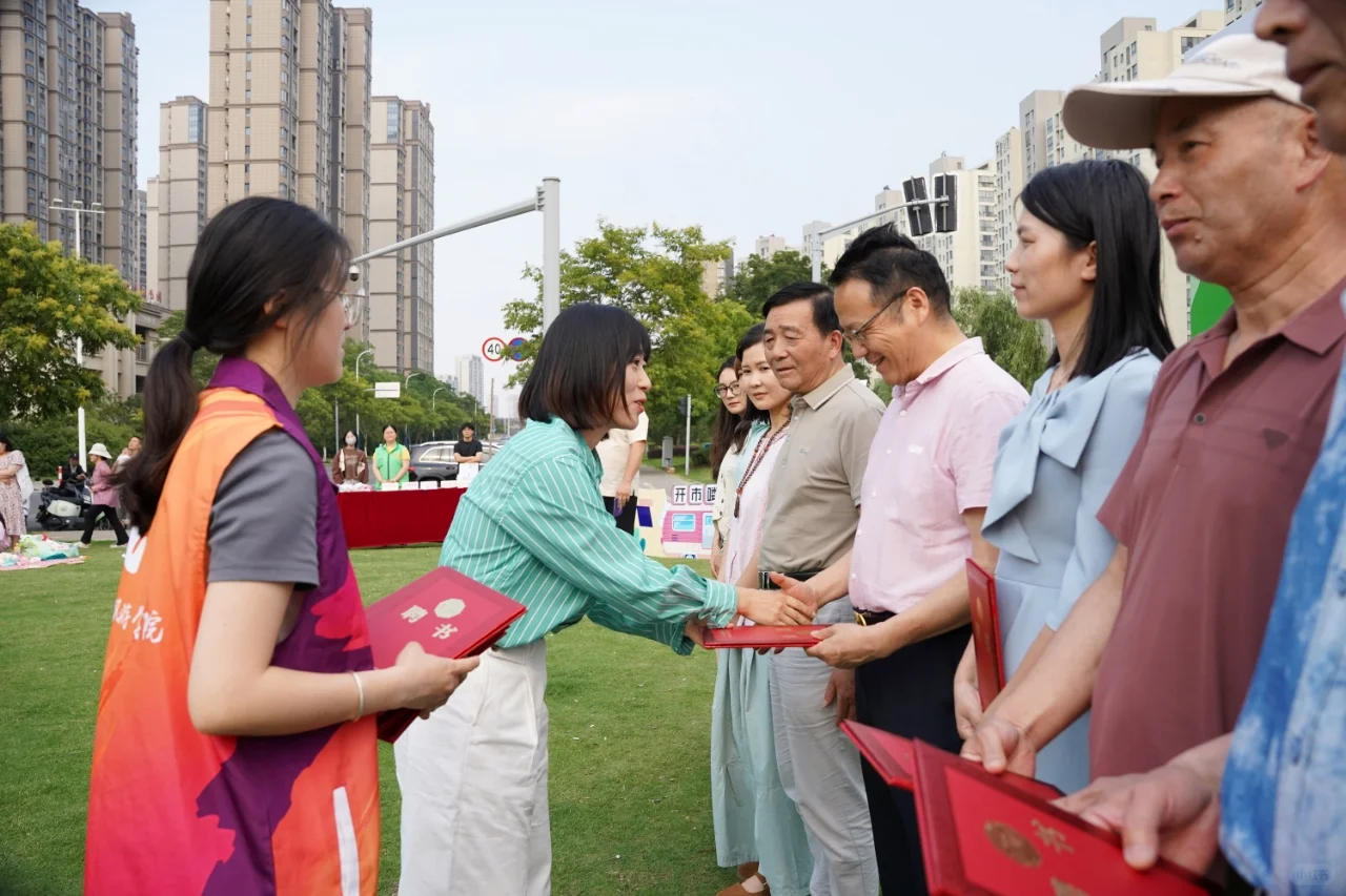 培养“能人”共同治理社区
