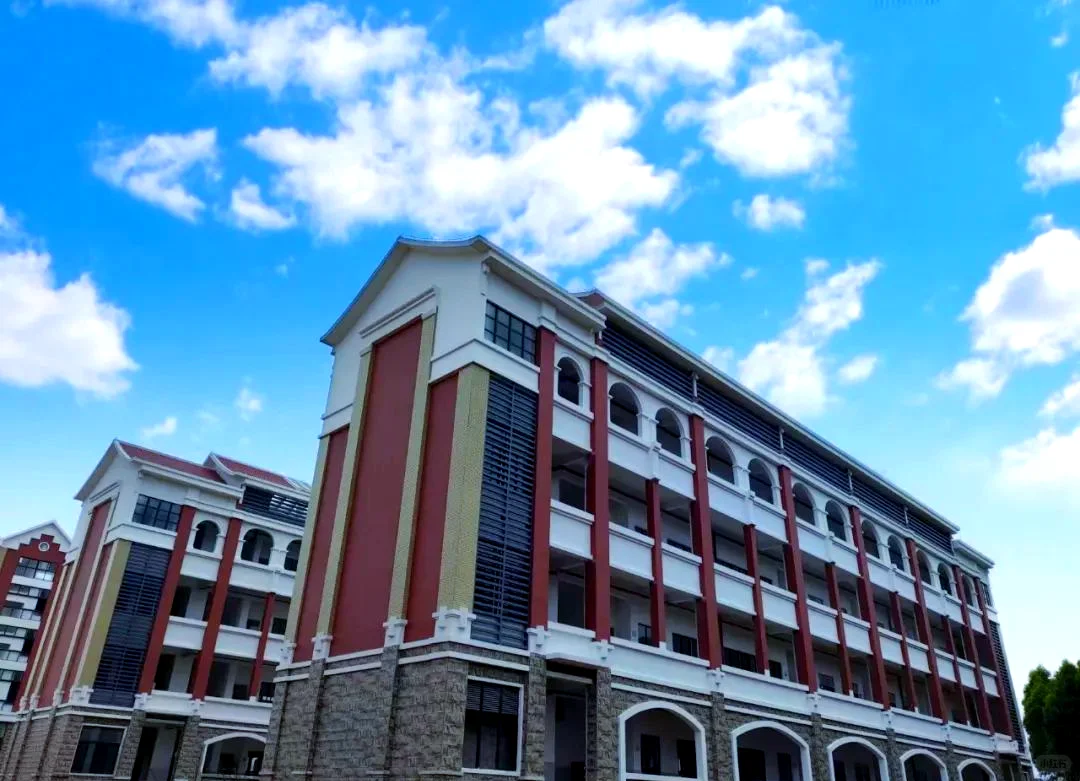 漳浦职校，招聘9门学科教师，提供住宿！