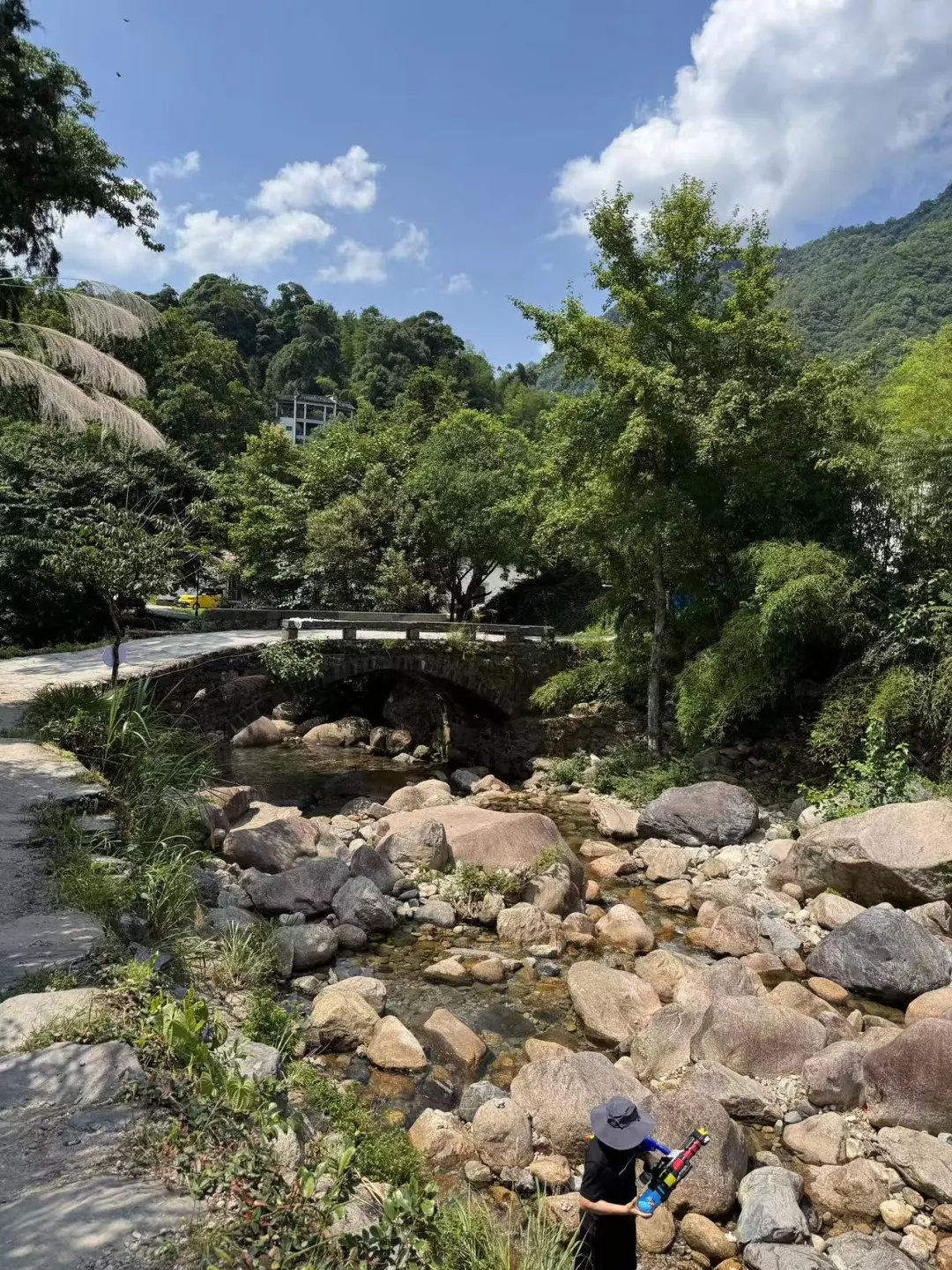固镇招聘带货主播两名