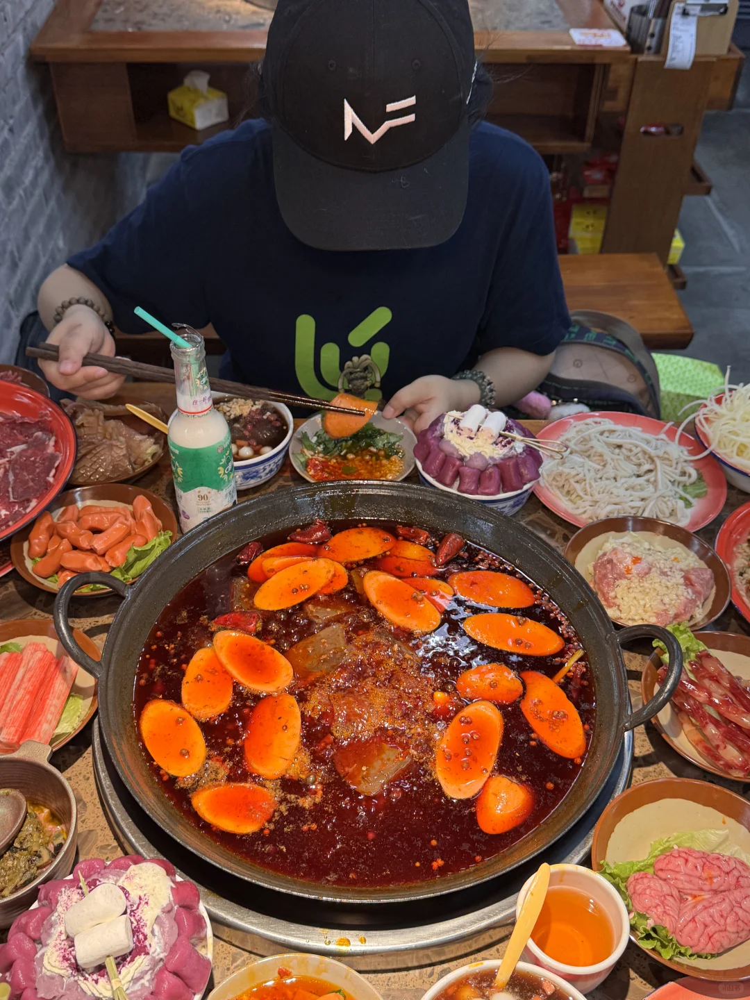 只有成都本地人才去吃的社区老火锅