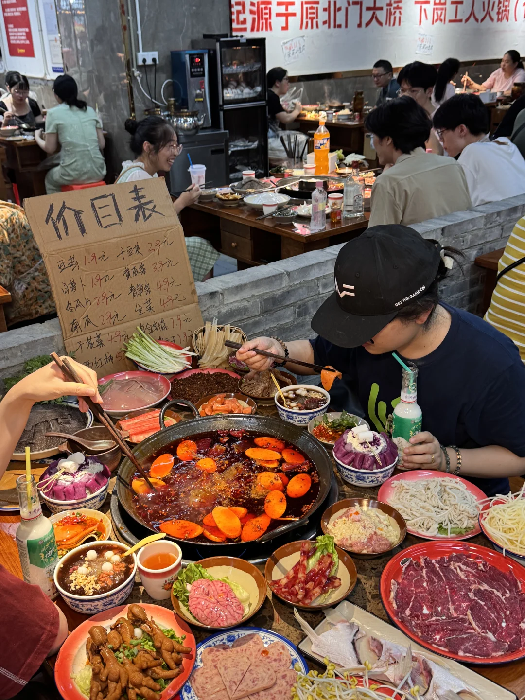 只有成都本地人才去吃的社区老火锅