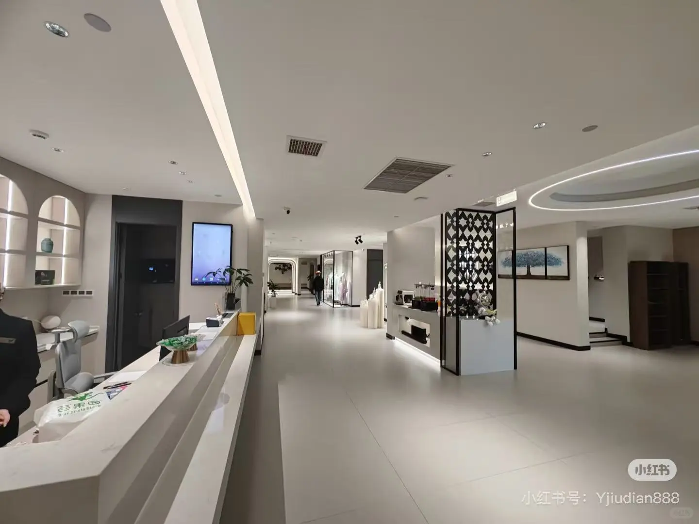 Y电竞酒店招聘中~(24间房)
