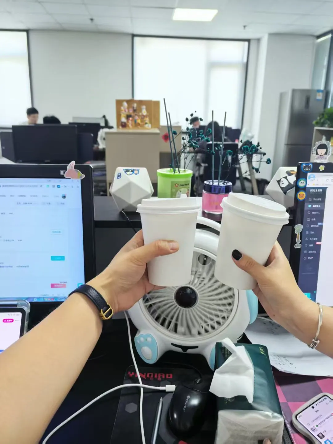 又是美好的一天啦！?招人~来和我上班~