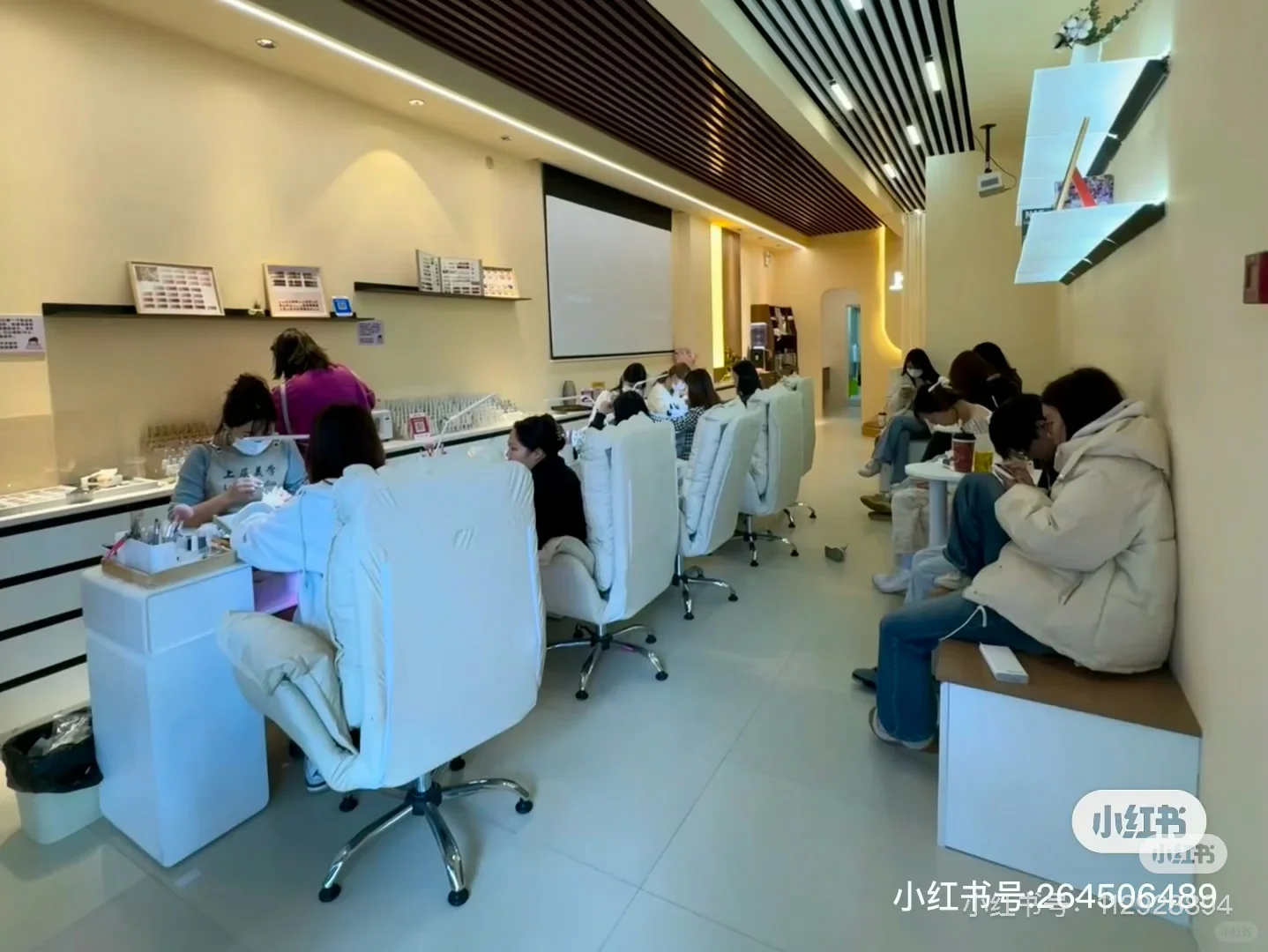 增城万达金街高薪招聘美甲师