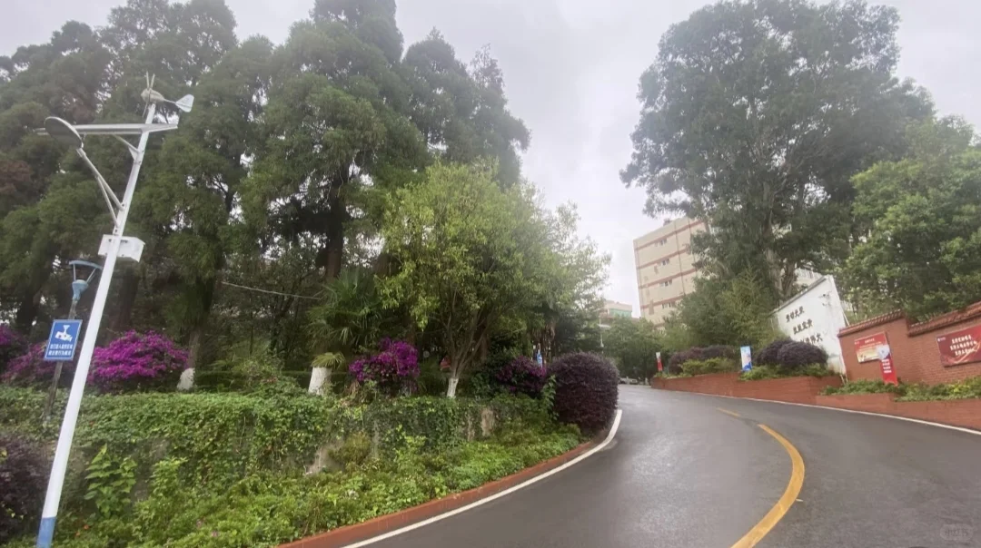 招聘学校招生老师 暑假工 兼职