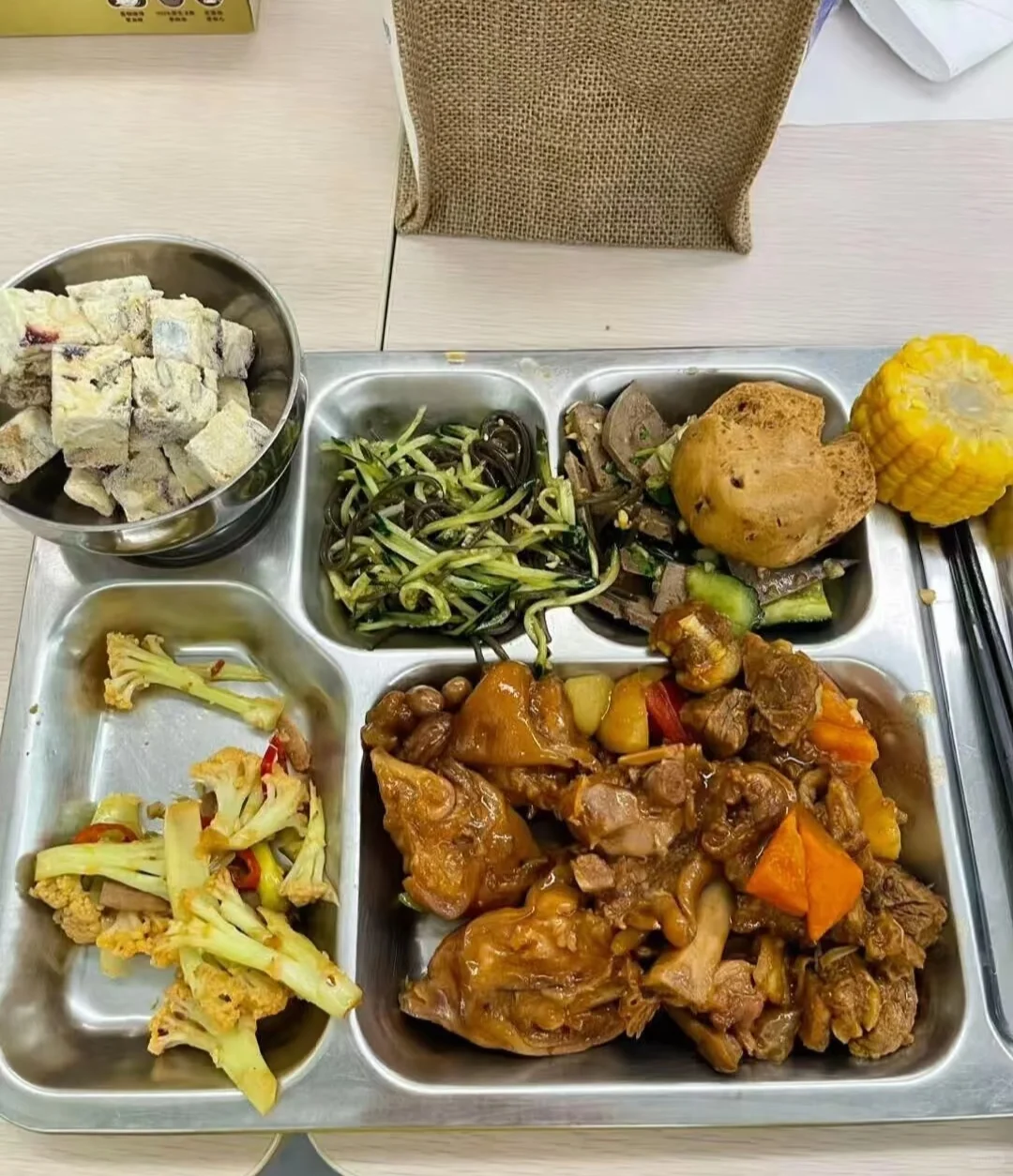 杭州市钱塘区电子厂招工啦！