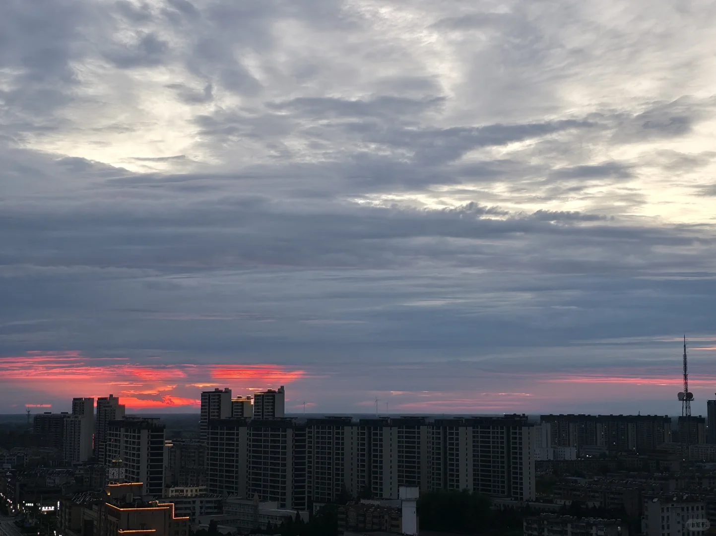 固镇县招聘带货主播两名，综合工资10000➕