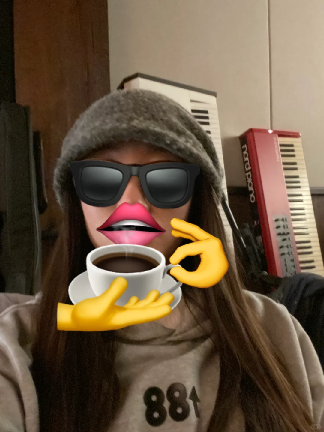 音乐外企,帮我的上班搭子招一位运营Intern