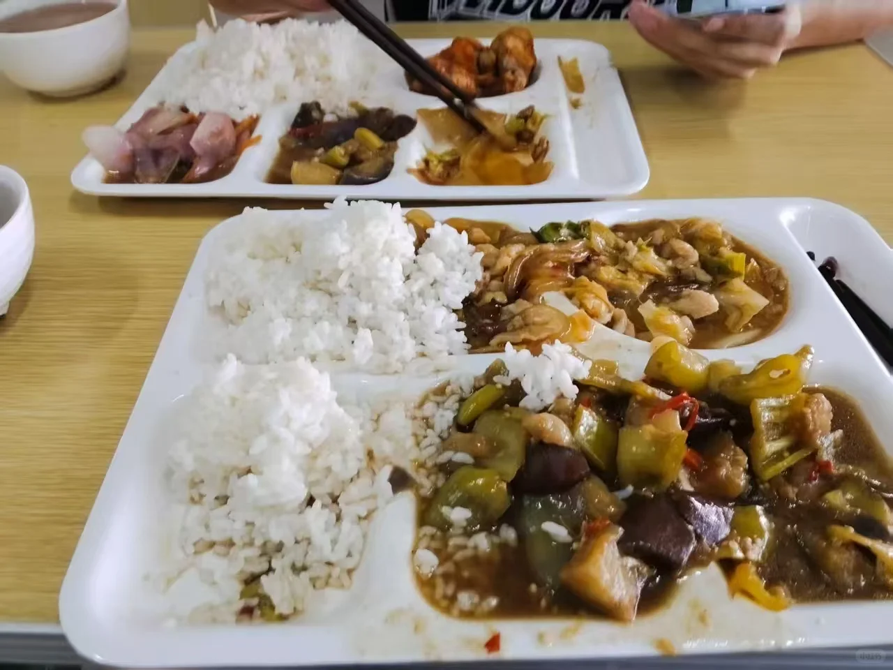 一个月8000的工作没人吗