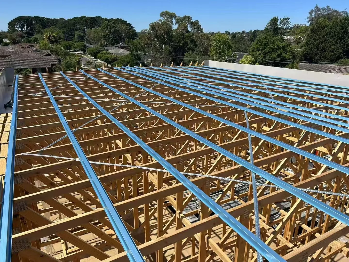 超高薪诚聘墨尔本屋顶工人