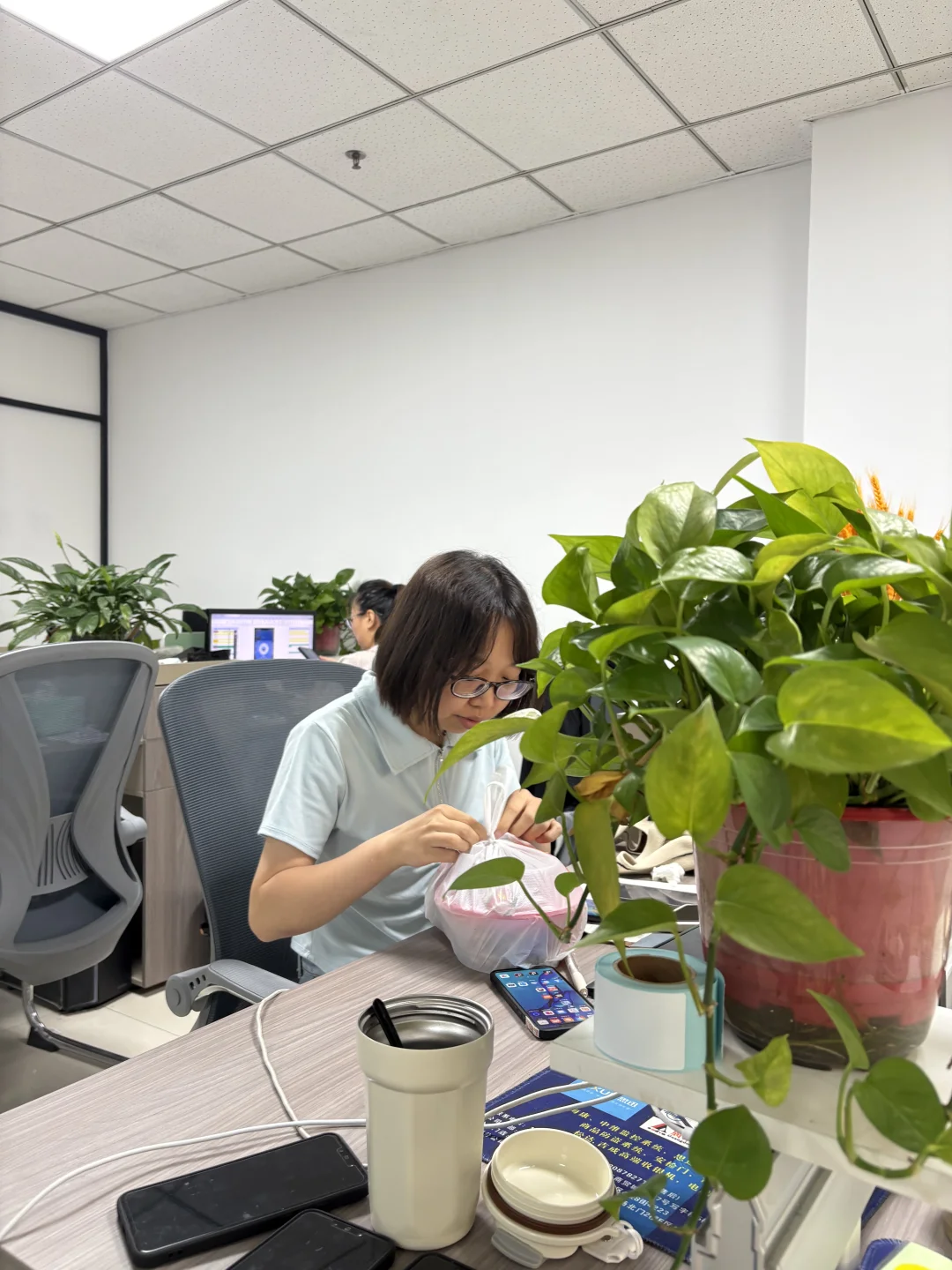 客服不销售不加班4500-7500一个月半年起