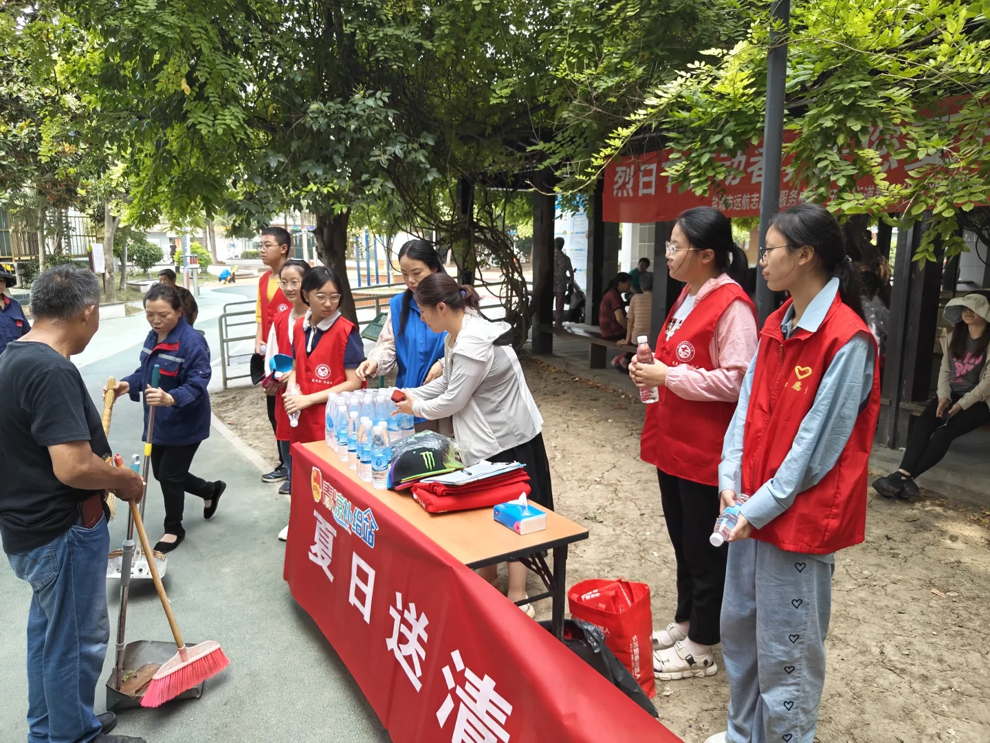 西安社工，双休，朝九晚五，离家近事少谁来