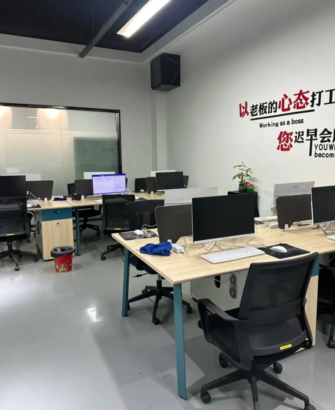 杭州文员月 8000