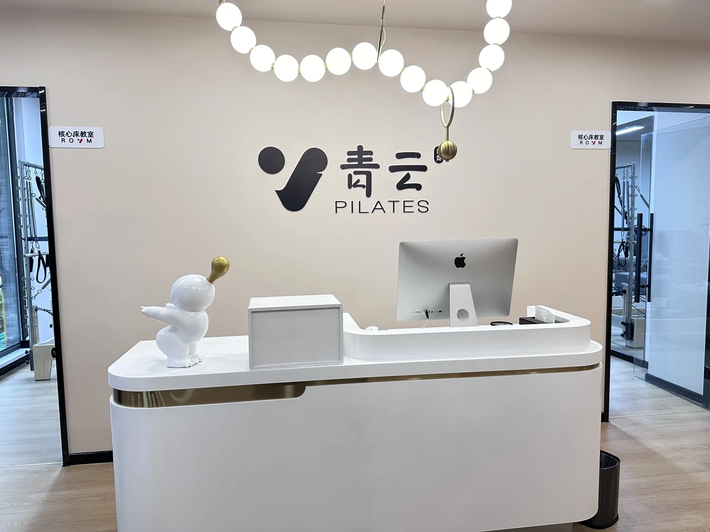 快招人呀！招招手！