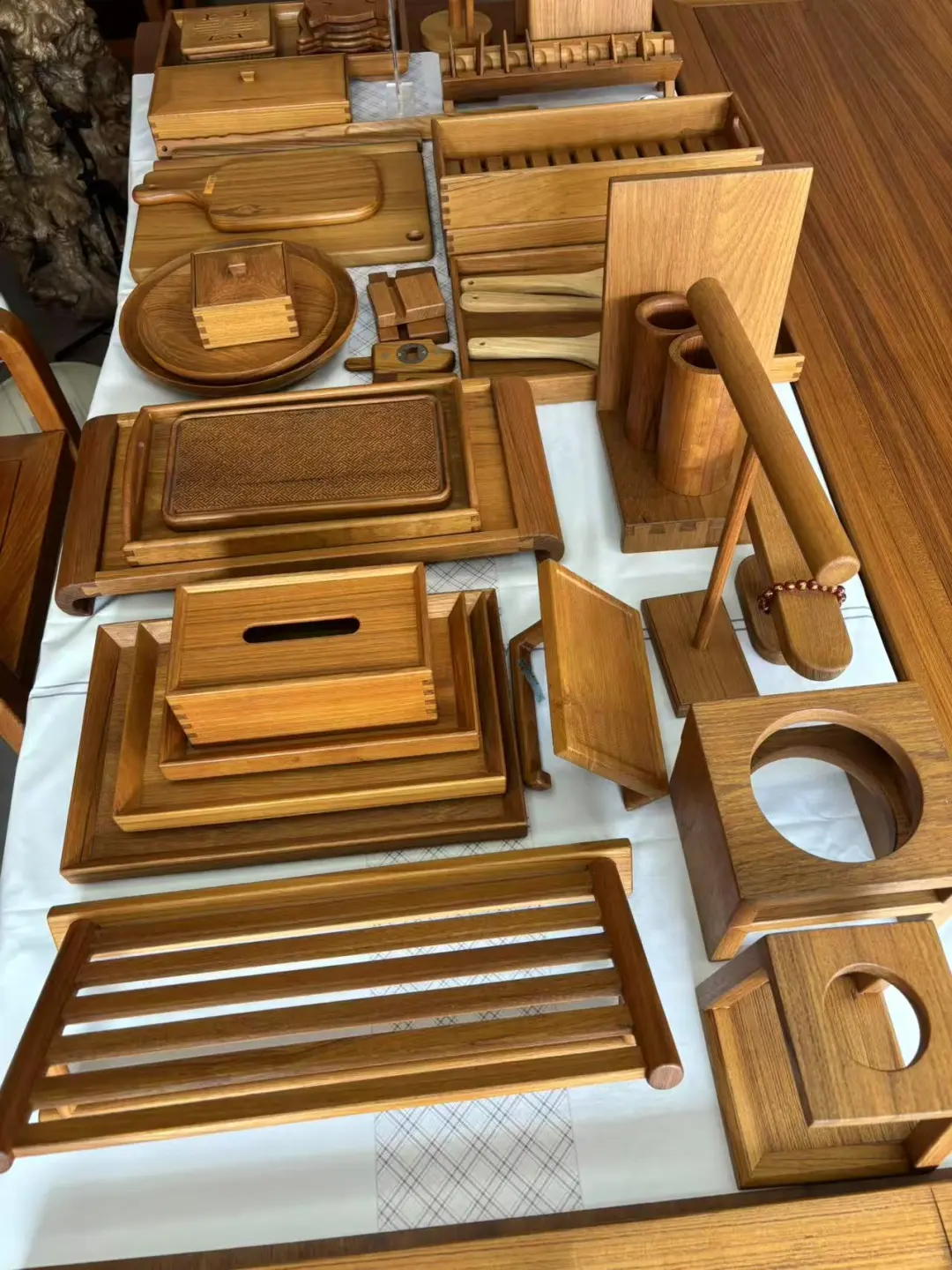 厦门缅甸柚木家居展厅招主播