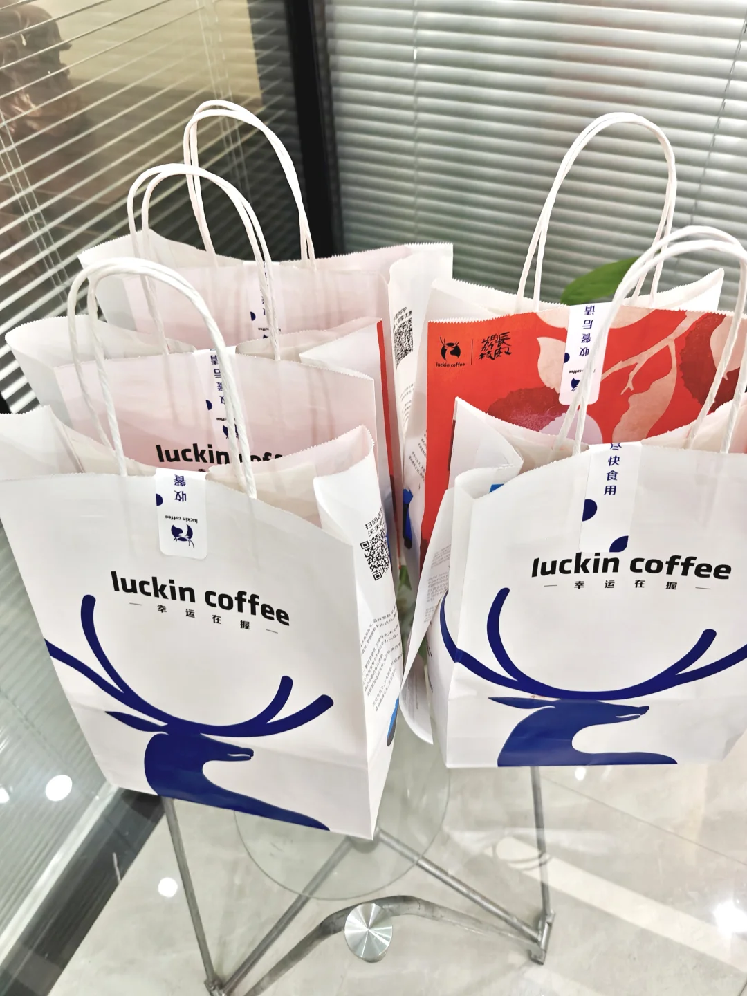 陆家嘴金融圈✨招人啦!早九晚六 双休!