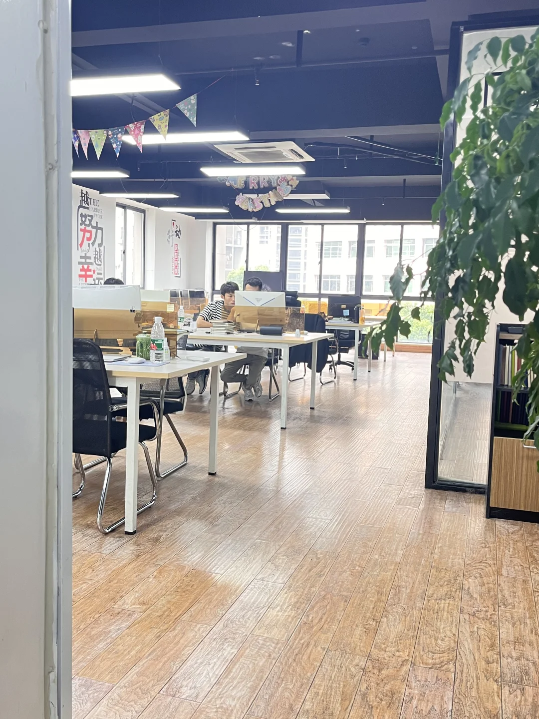 在嘉兴南湖一个月到手8k以上很不错了?