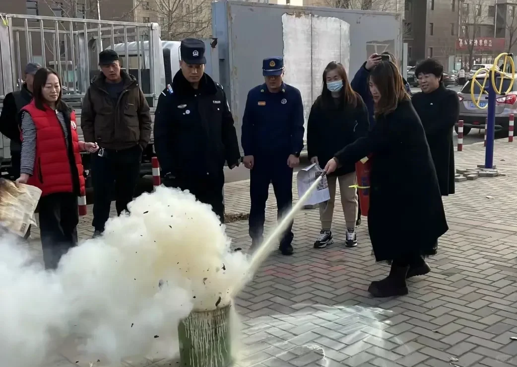 社区工作干的什么
