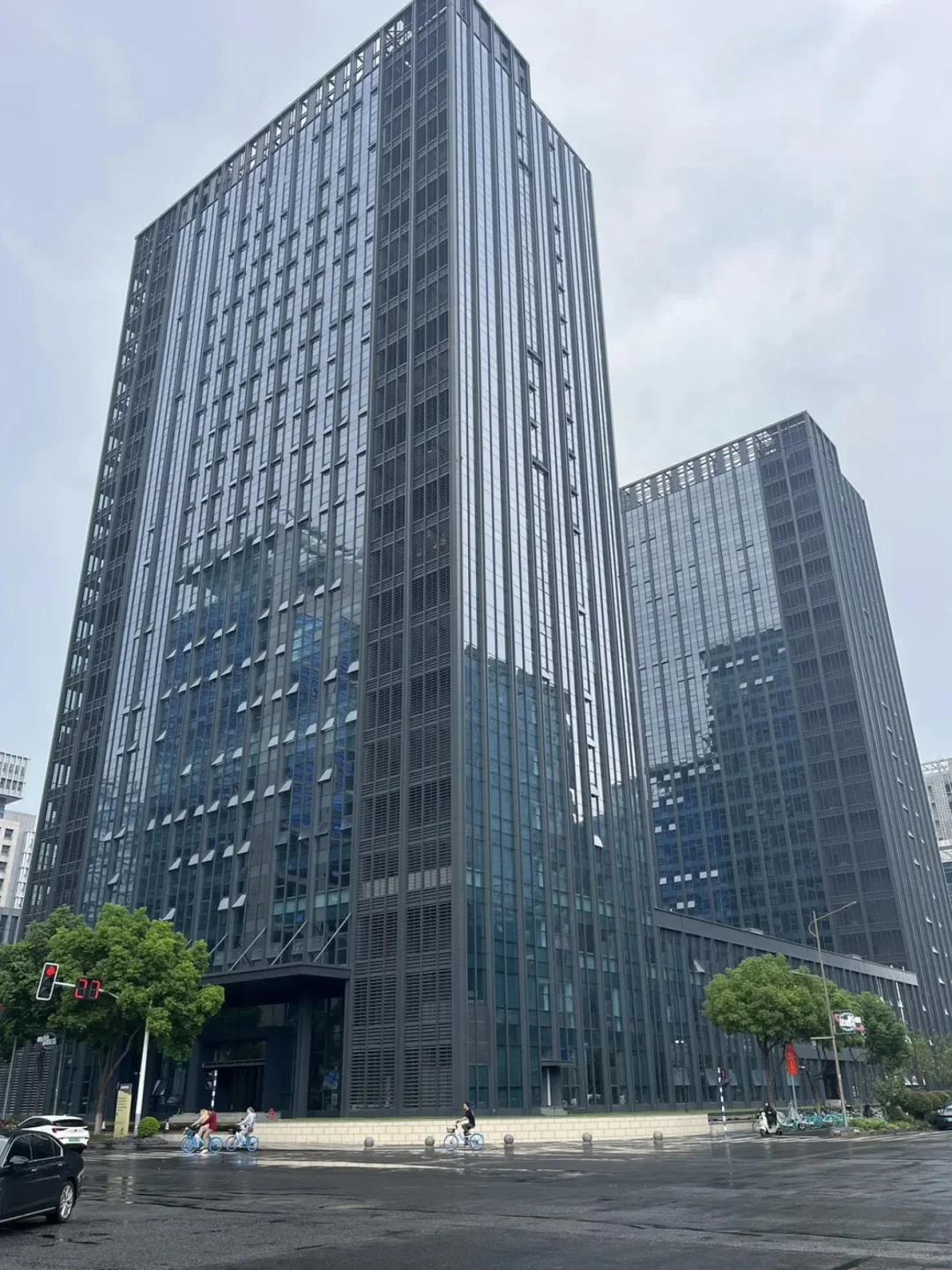建议26应届生去试试不卡学历的国企