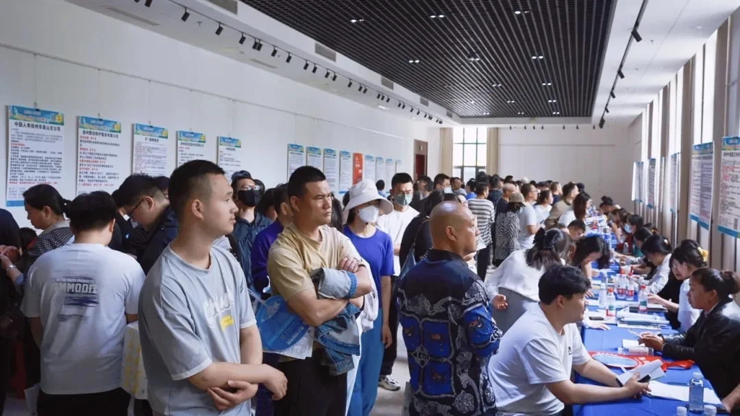 【找工作的看过来！夜市场招聘会】