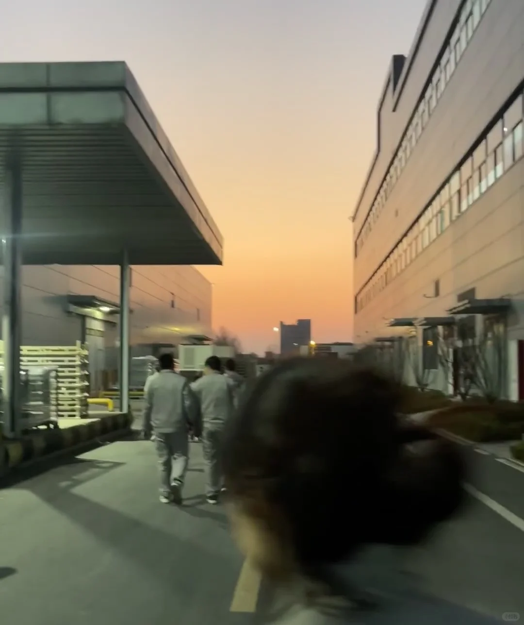在电子厂一个月7500左右 打算干到过年