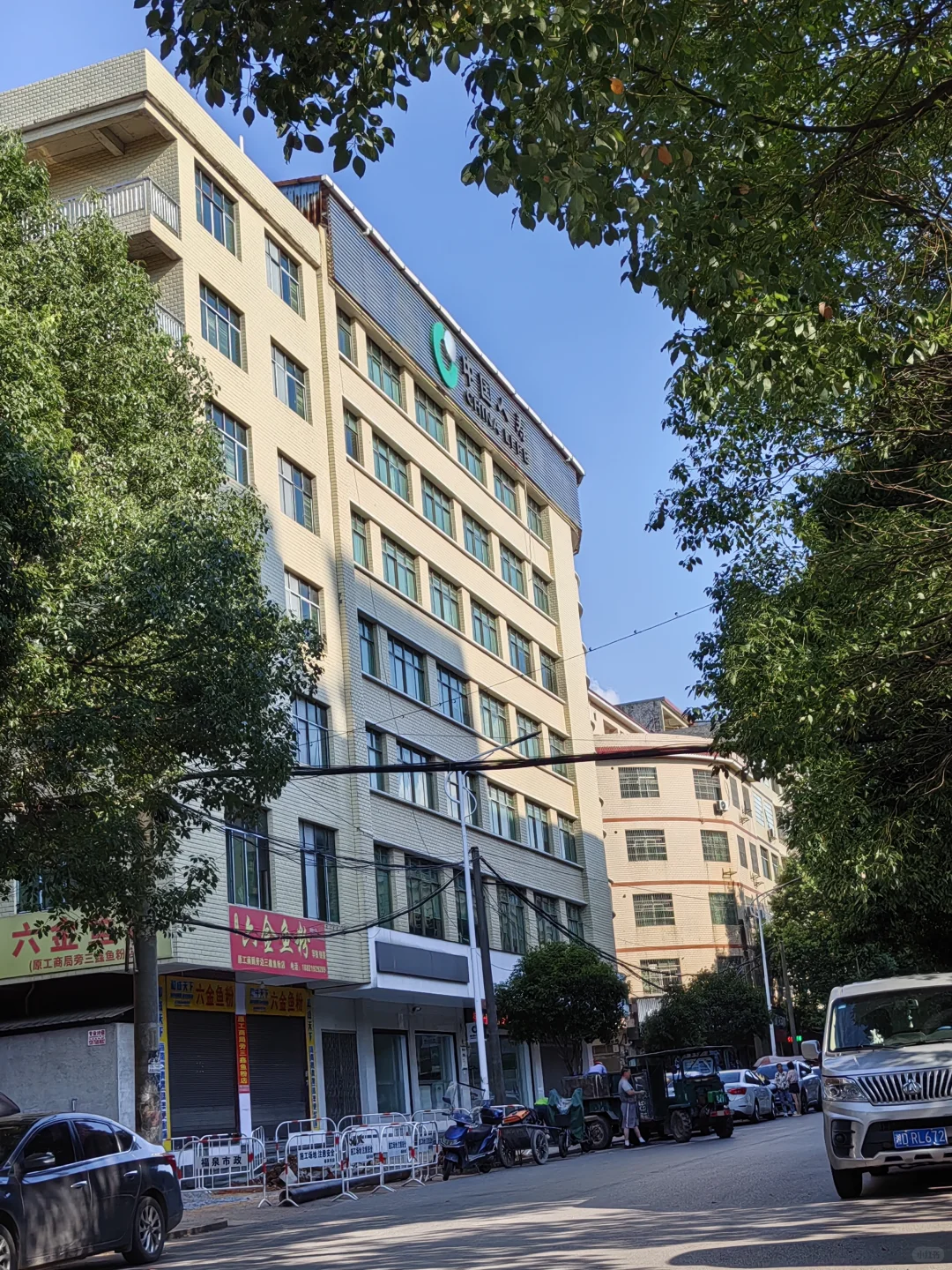 这么轻松的工作，你确定不瞅一眼吗！？
