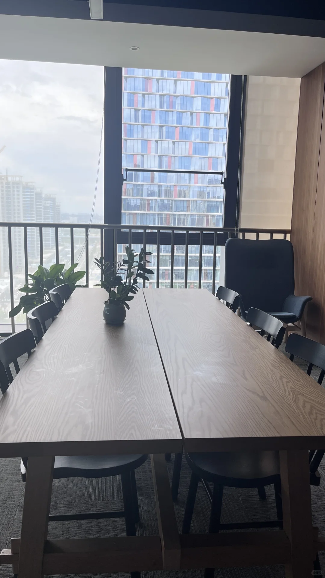 招聘财务专员，周末双休缴纳社保