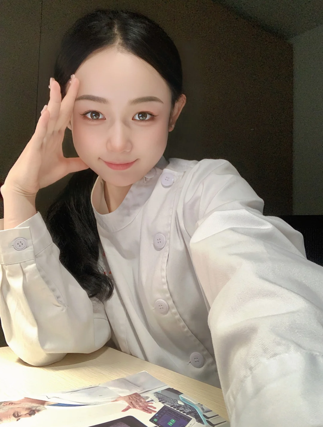 本人护士，月薪两万