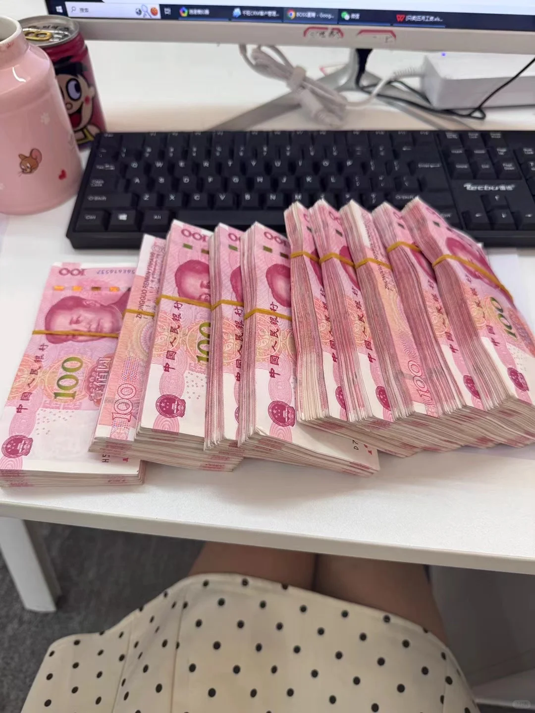急聘 底薪四千 双休 不加班