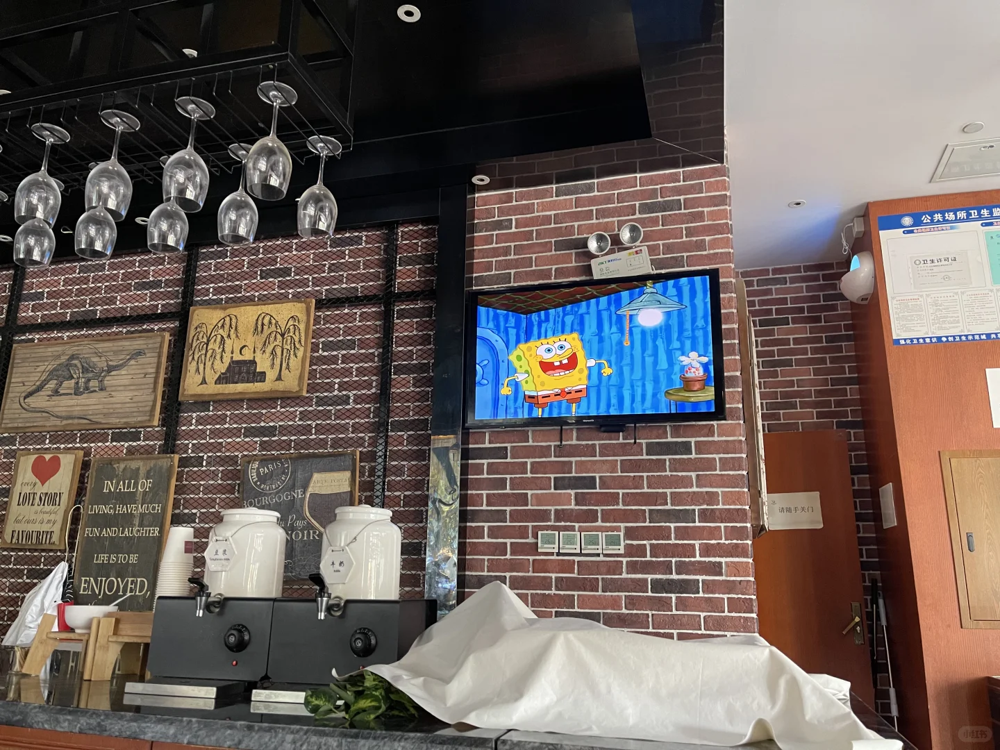 北京亦庄招聘酒店前台，8小时工作制，双休
