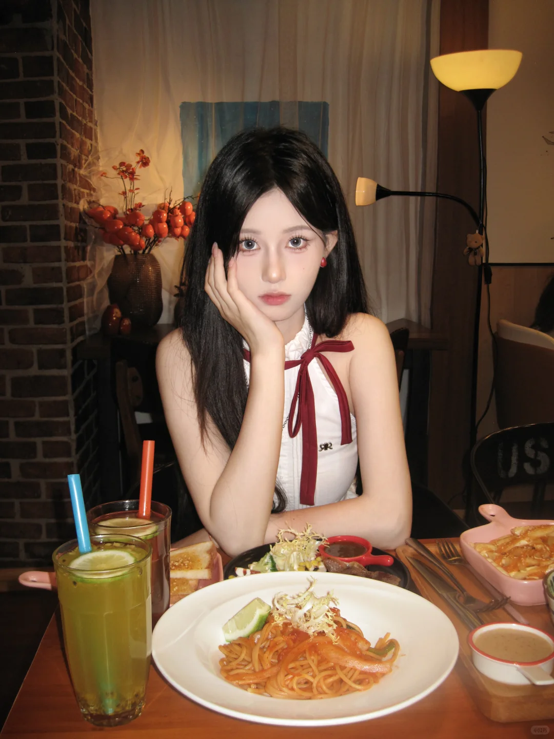 成都有没有招聘服装/美妆类小白带货主播的