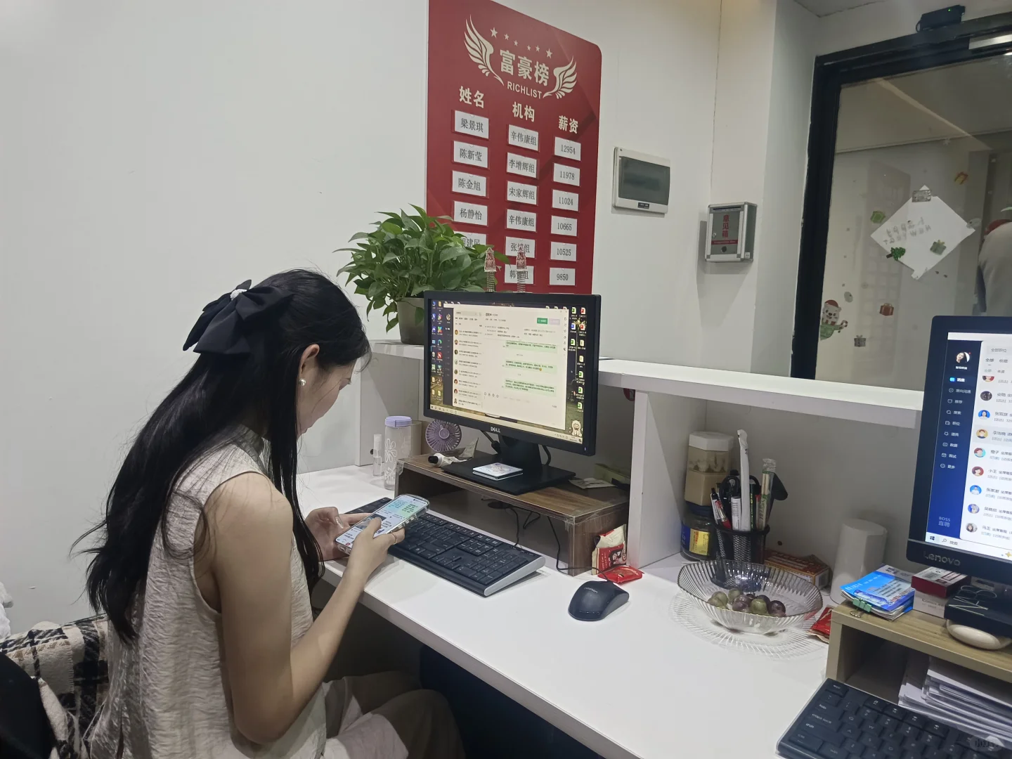 不是，这人事岗位没人做吗？
