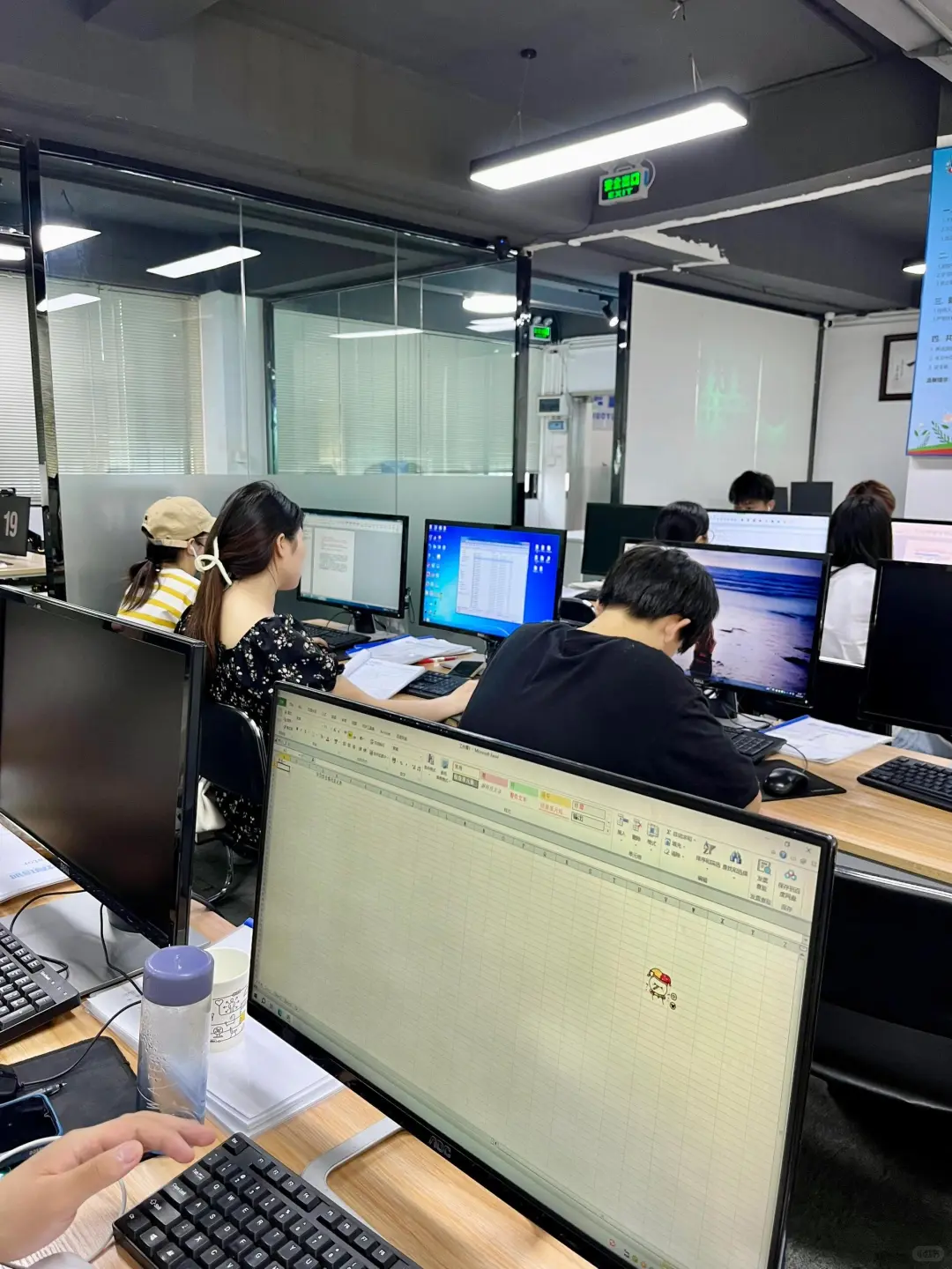 人事/招聘员6000（包吃住）