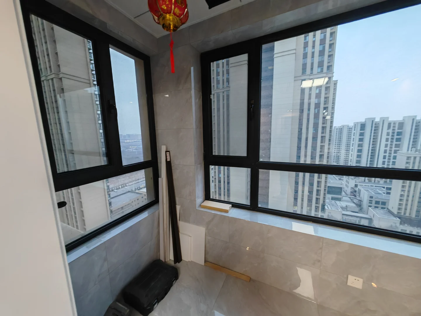 精装婚房未住过，送车位，南北通透全明户型