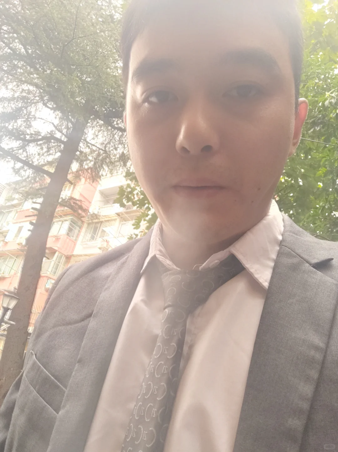 地产牛马太累了 集500个赞明天就离职