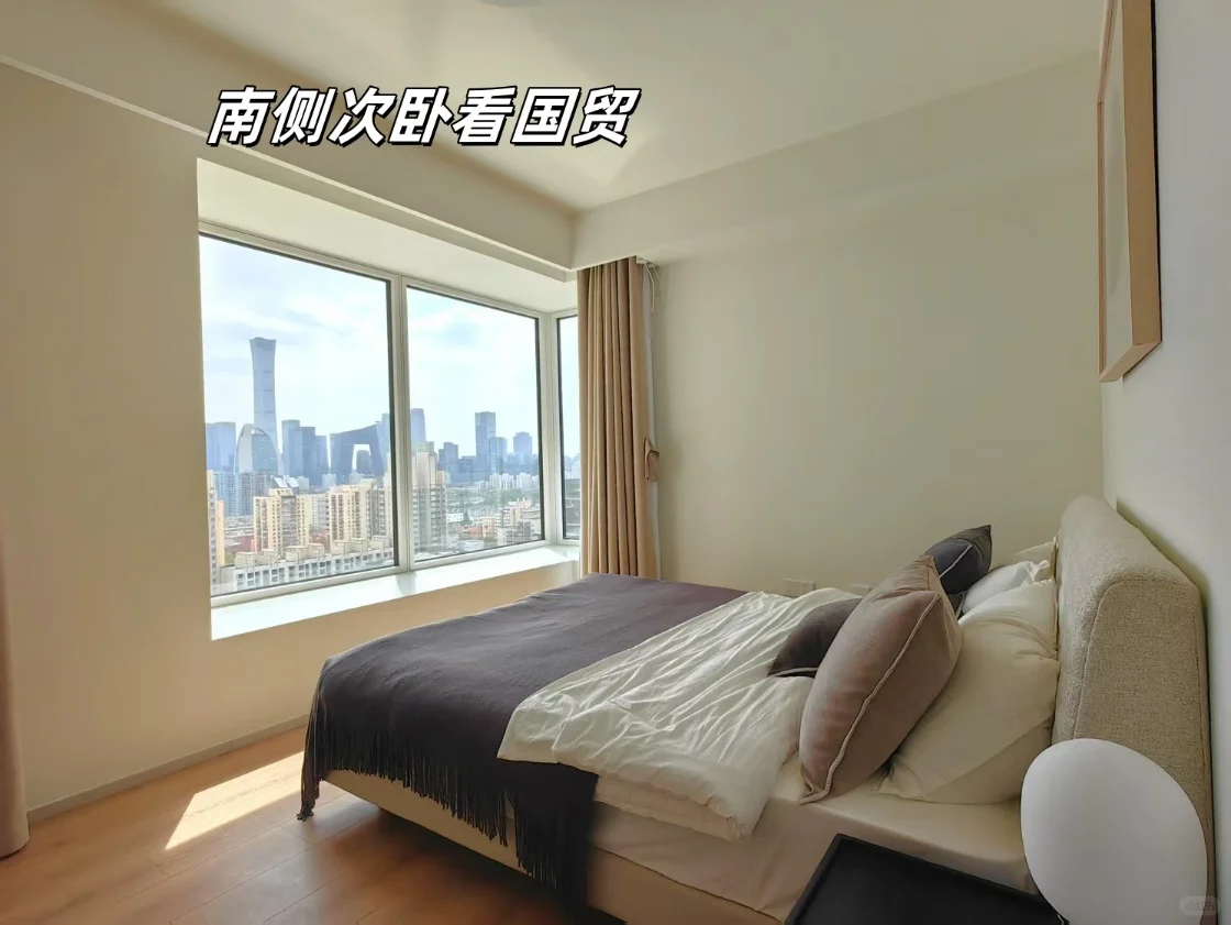 三月份刚装修完，一天还没住就得卖了