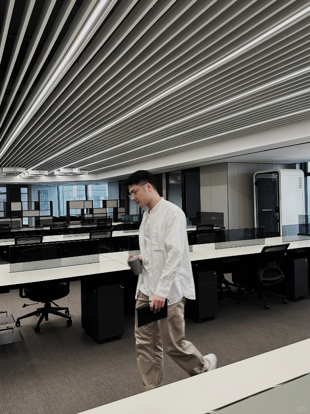 💫在光影之间，享受写字楼里的诗意生活