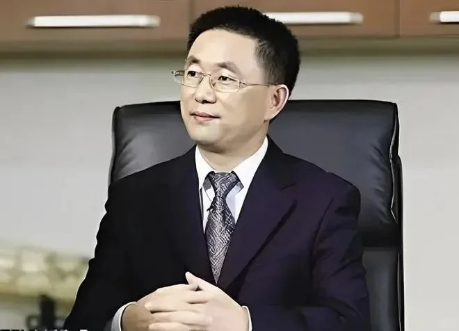 重庆地产大佬之一的华宇集团，董事长被限！