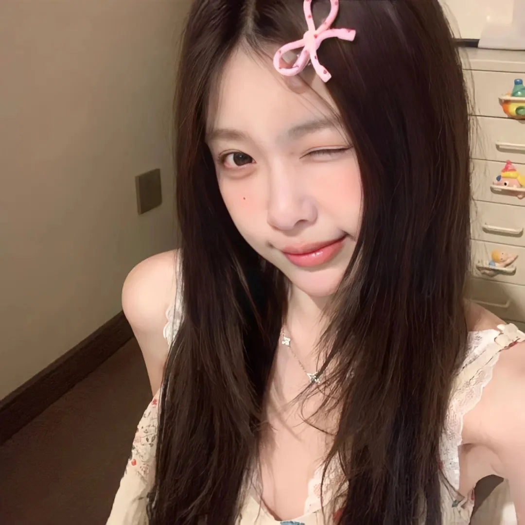 𝐖𝐞 𝐂𝐡𝐚𝐭 女生头像｜温柔到爆炸💥