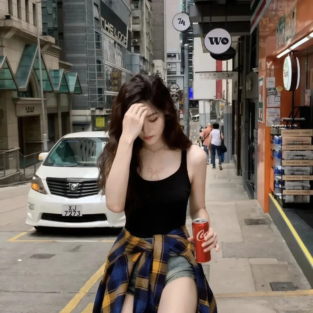 We Chat/很难不爱的女头