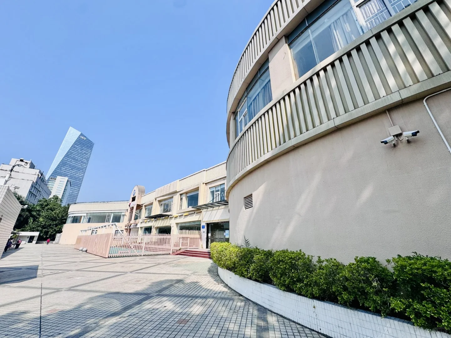 华侨城稀缺5米层高商铺，可办公、展厅、可经营