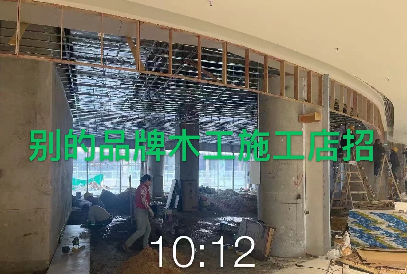 这样的商铺装修值三万块钱吗？？