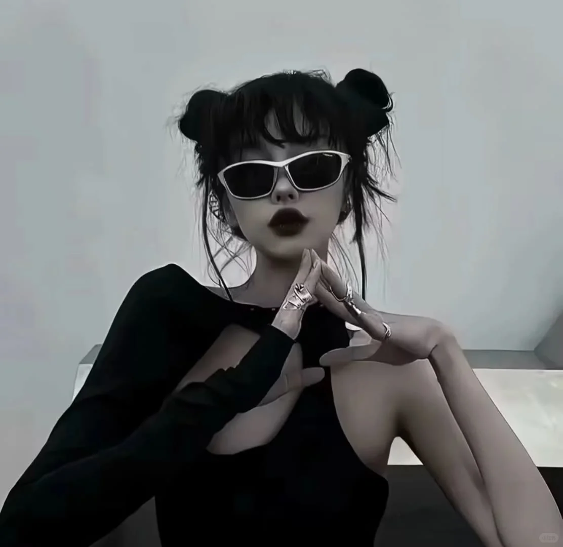 𝙒𝙚𝙘𝙝𝙖𝙩高级酷拽御姐女头