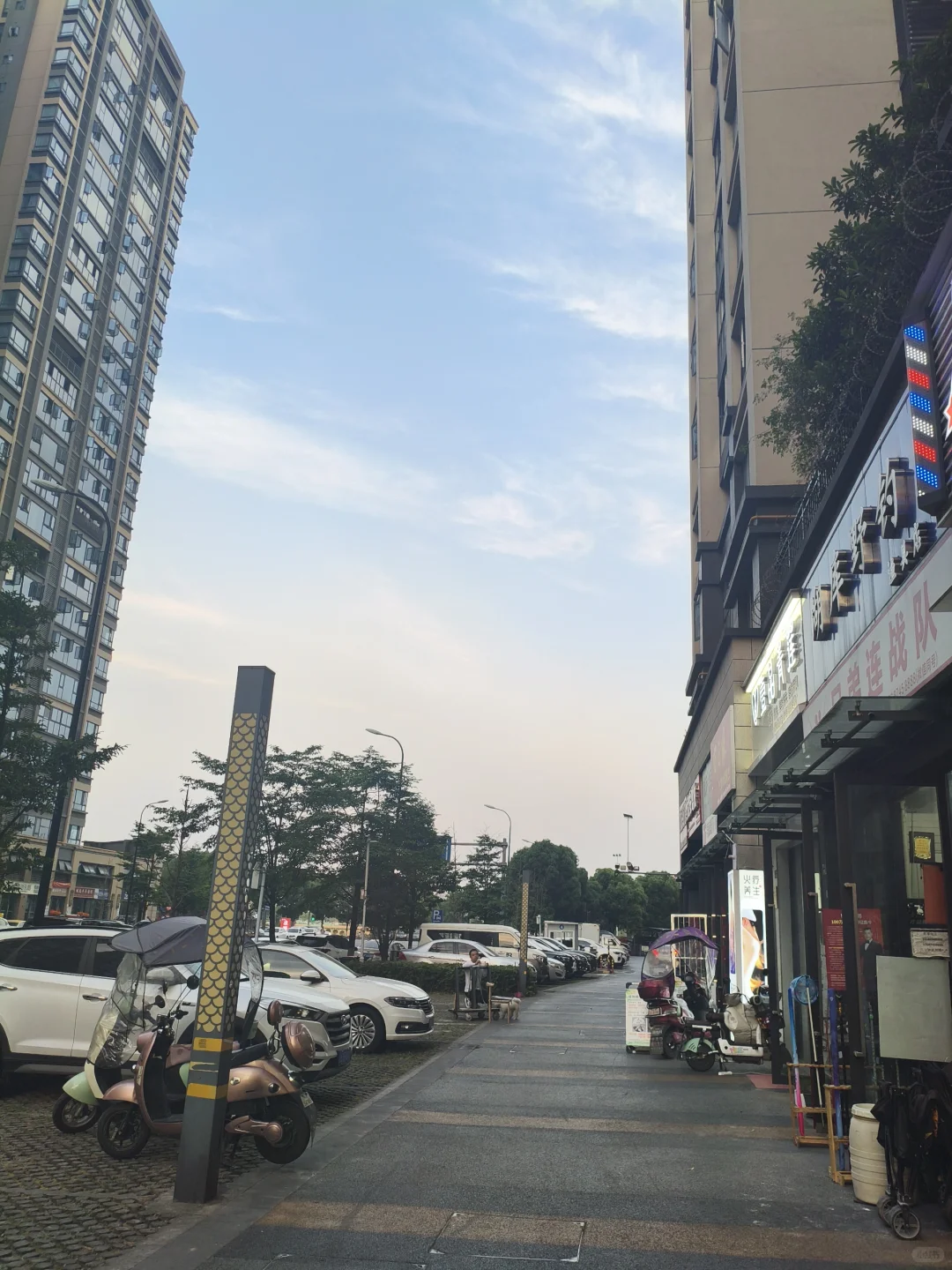 双流3万人别墅小区大门旺铺,60平4500月租